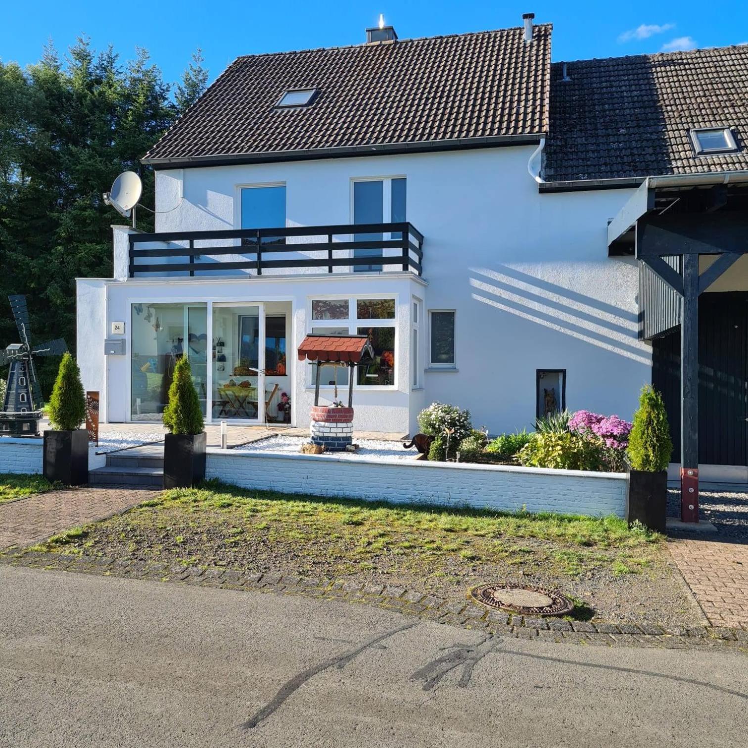 Guesthouse Wallenborn - Lodge Exteriör bild